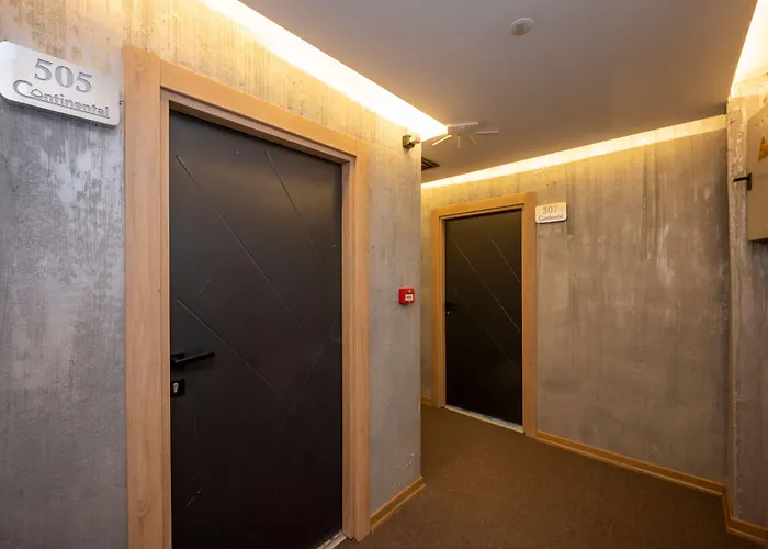 Continental Airport 3*